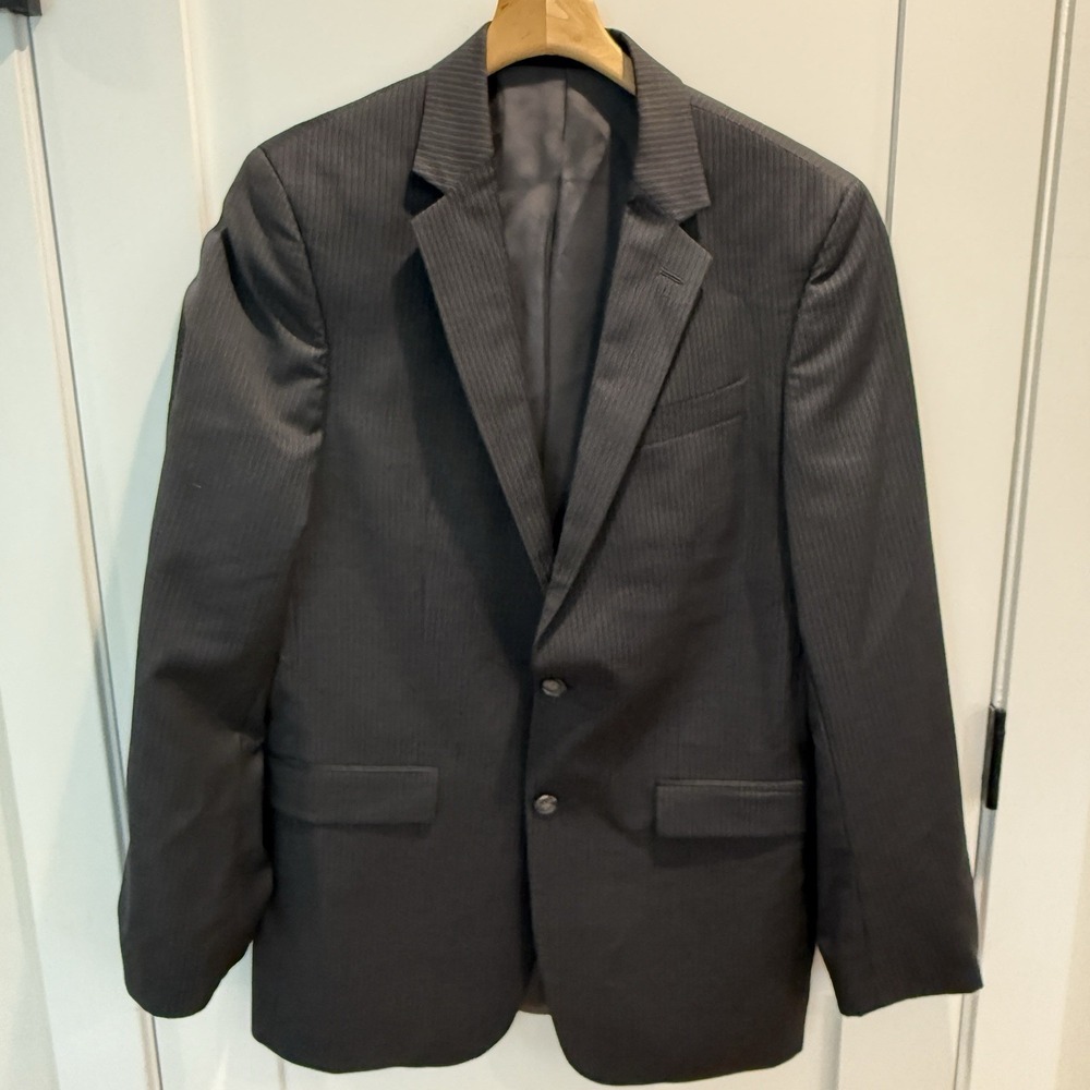 Kenneth Cole New York Men's Wool Cashmere Gray Pinstripe Suit 2pc 40R 34x32